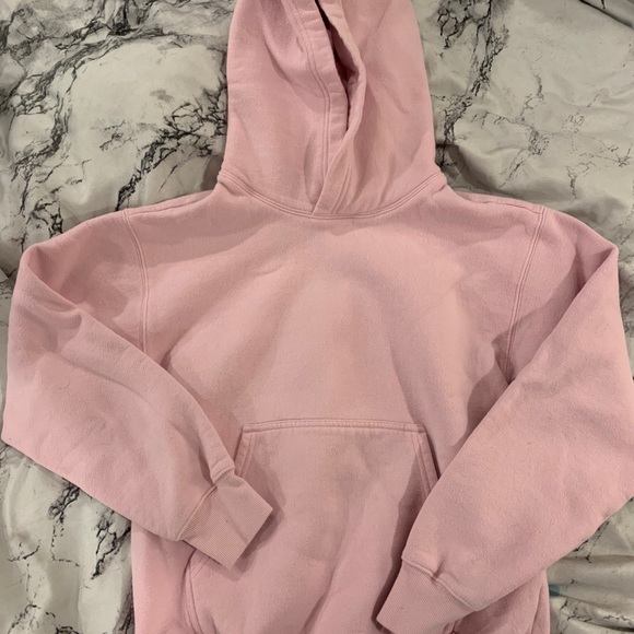 Aritzia Tops - TNA boyfriend hoodie